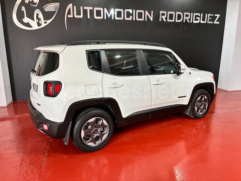 Usado Jeep Renegade Longitude 120 CV (88 kW) 2016 Blanco SUV