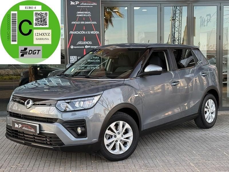 Usado Ssangyong (KGM) Tivoli 163 CV (119 kW) 2020 Gris SUV