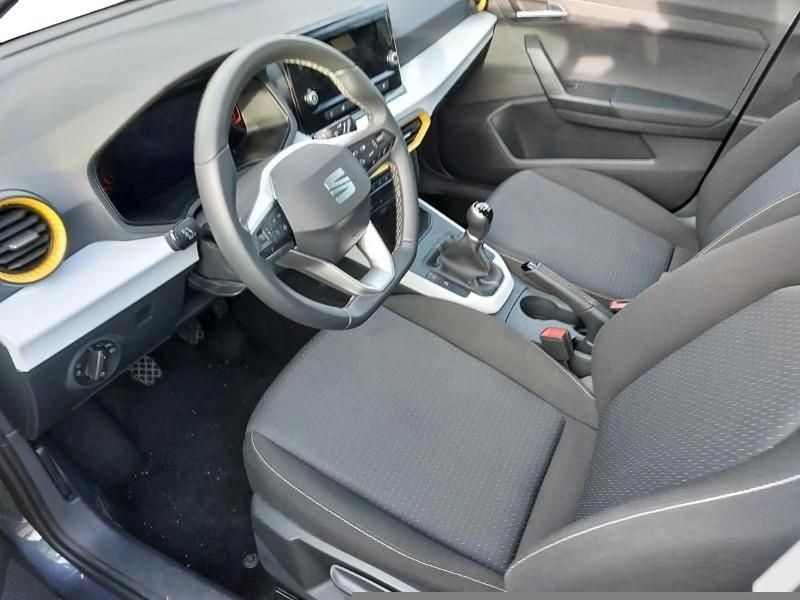 Usado Seat Arona Style 115 CV (84 kW) 2025 Gris/plata SUV