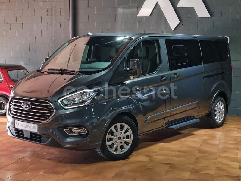 Gris / plata Usado 2023 Ford Tourneo Custom Titanium X Monovolumen | 41.990 € (Un poco caro) - Imagen 1/4