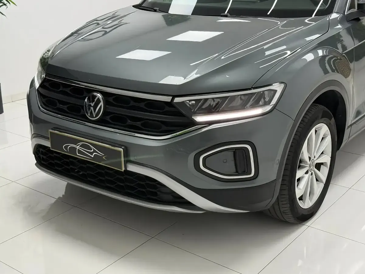 Usado VW T-Roc Life 115 CV (84 kW) 2022 Gris SUV