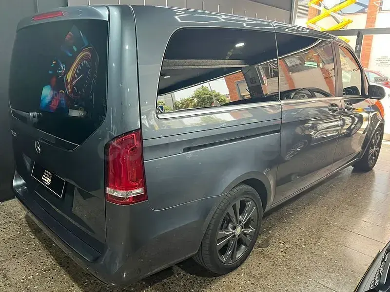 Usado Mercedes V250 Avantgarde 190 CV (139 kW) 2017 Gris / plata Monovolumen