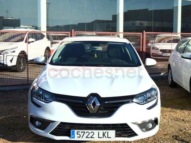 Usado Renault Mégane IV Business 116 CV (85 kW) 2020 Blanco Berlina