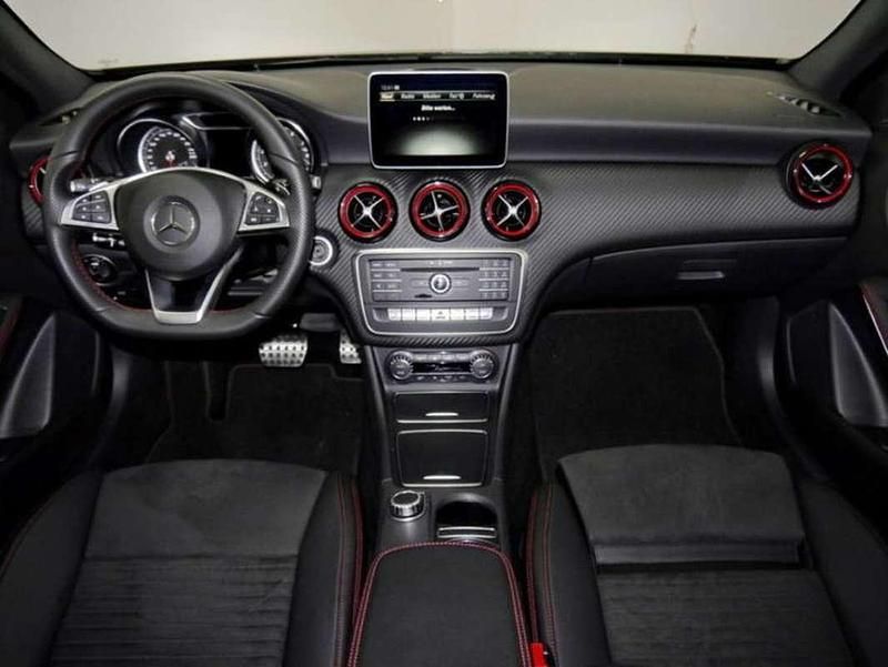 Usado Mercedes A250 Sport 218 CV (160 kW) 2016 Negro Utilitario