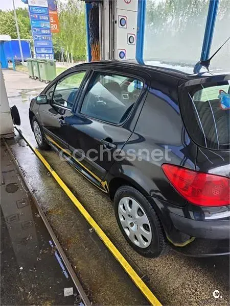 Usado Peugeot 307 90 CV (66 kW) 2006 Negro Berlina
