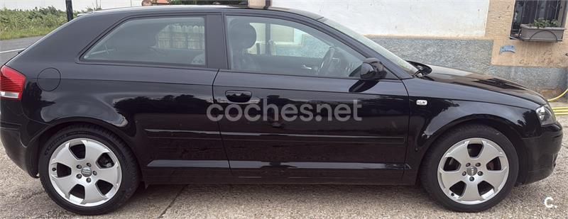 Negro Usado 2005 Audi A3 Attraction Berlina | 8500 € (Caro) - Imagen 1/3