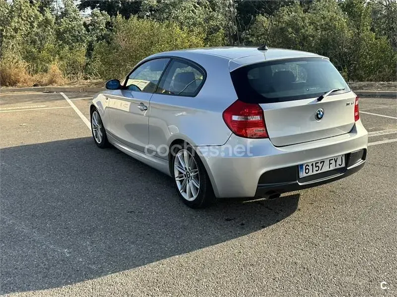 Usado BMW 118 143 CV (105 kW) 2007 Gris / plata Utilitario