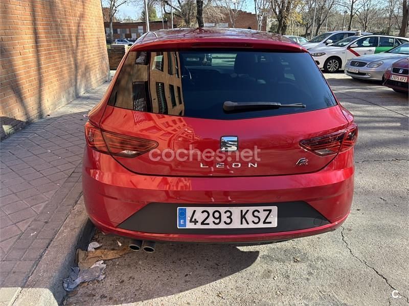 Usado Seat Leon FR 130 CV (95 kW) 2019 Rojo Berlina