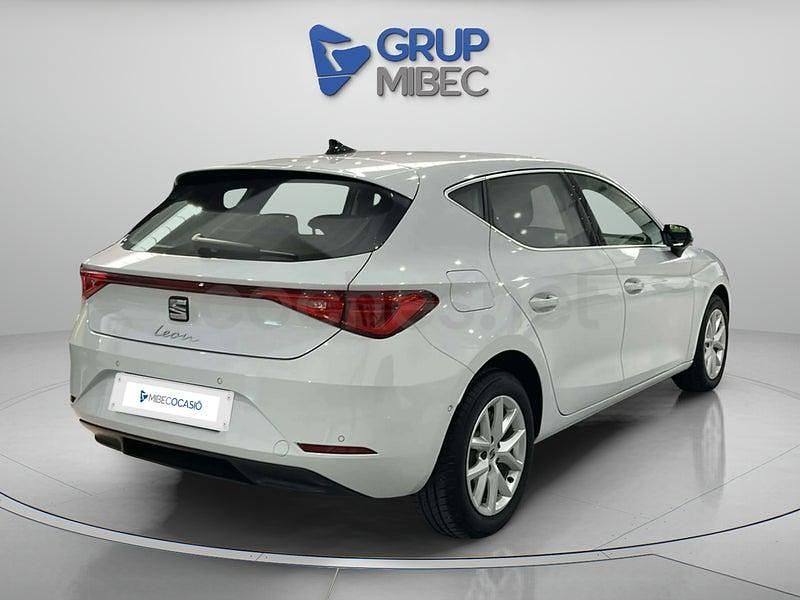 Usado Seat Leon Style 116 CV (85 kW) 2024 Blanco Berlina