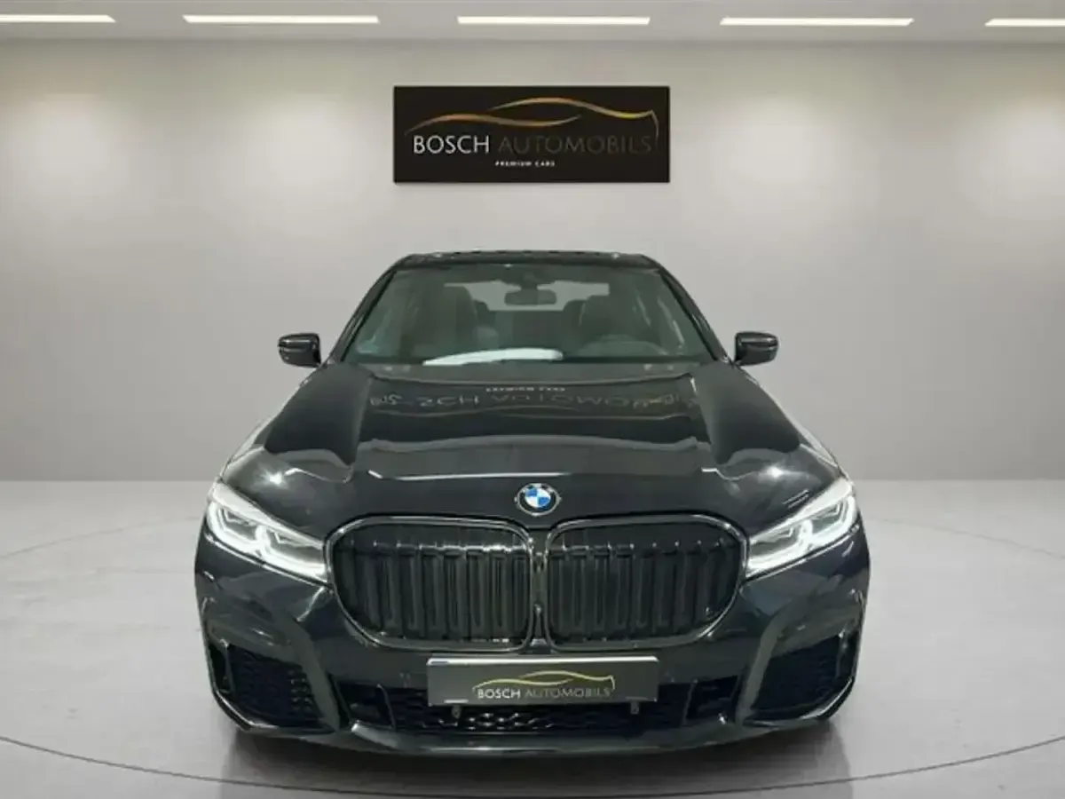 Usado BMW 740 Comfort Edition 340 HP (250 kW) 2022 Preto Sedan