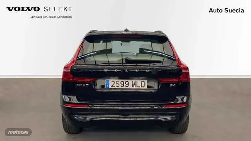 Usado Volvo XC60 Core 2023 Negro SUV