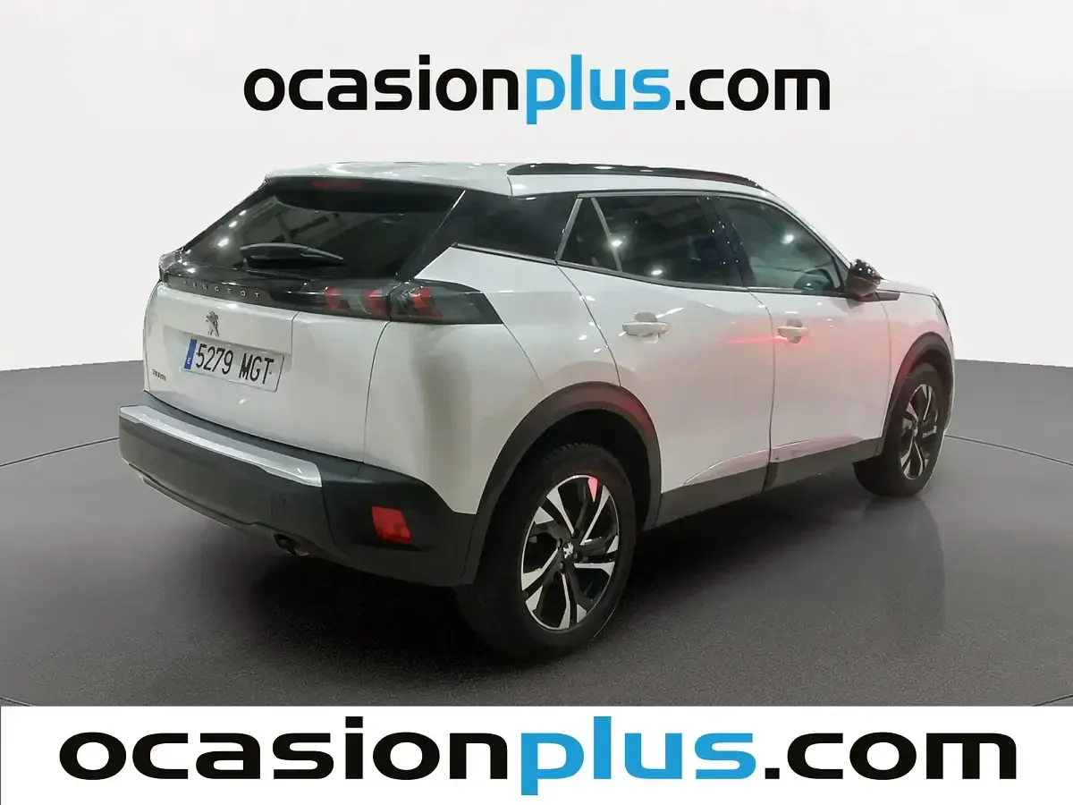 Usado Peugeot 2008 Allure 100 CV (73 kW) 2023 Blanco SUV