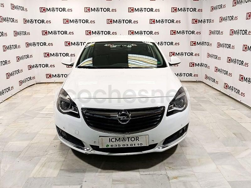 Usado Opel Insignia Excellence 140 HP (102 kW) 2013 Branco Sedan