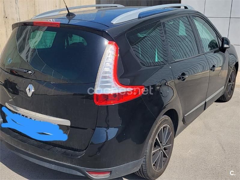 Usado Renault Scénic III Bose Edition 130 CV (95 kW) 2013 Negro Monovolumen