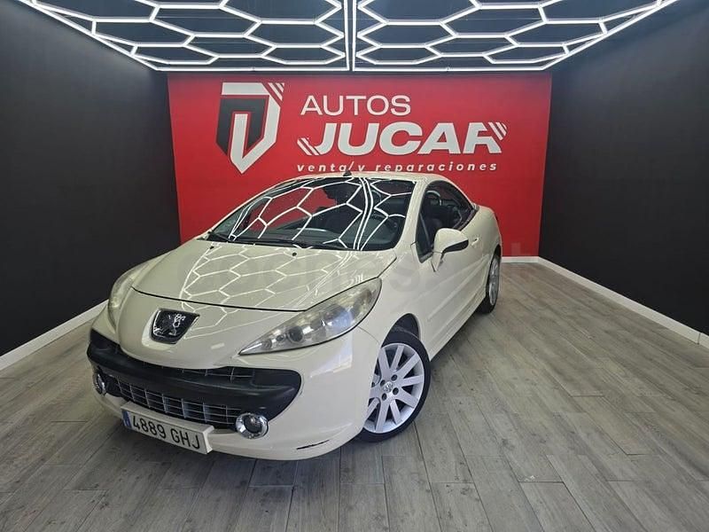 Usado Peugeot 207 CC Sport 110 CV (80 kW) 2009 Beige Descapotable
