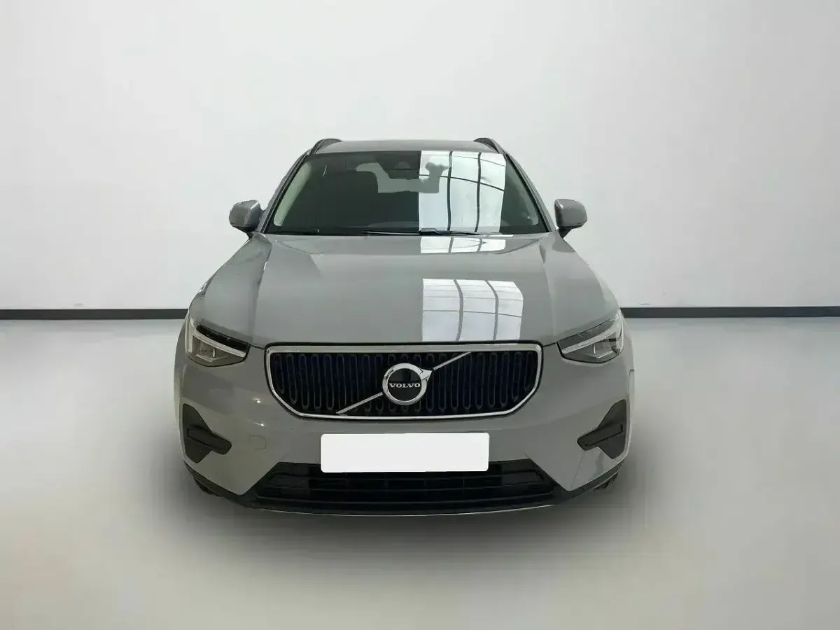 Nuevo Volvo XC40 163 CV (119 kW) 2025 Gris SUV