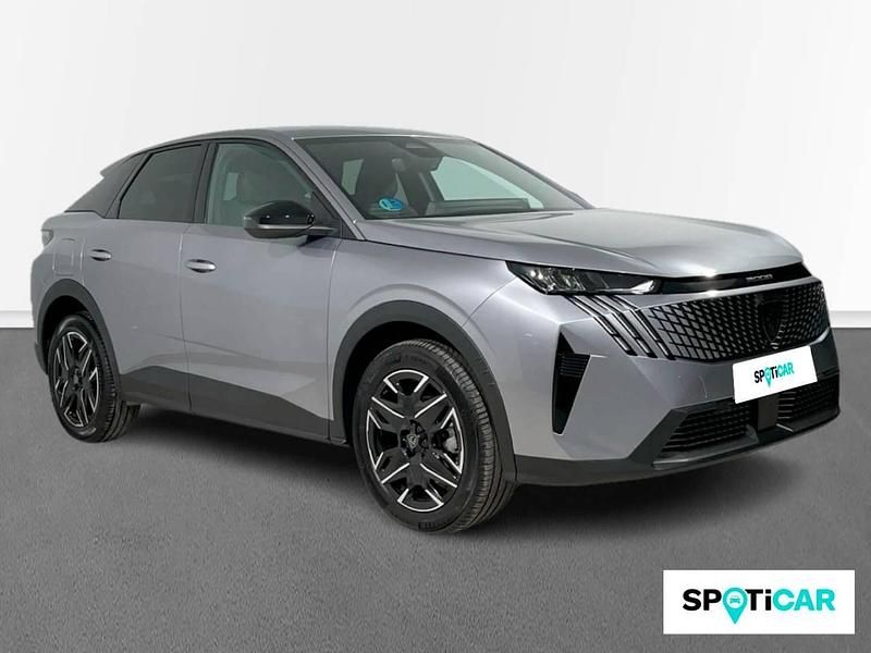 Usado Peugeot 3008 Allure 136 CV (100 kW) 2025 Gris SUV