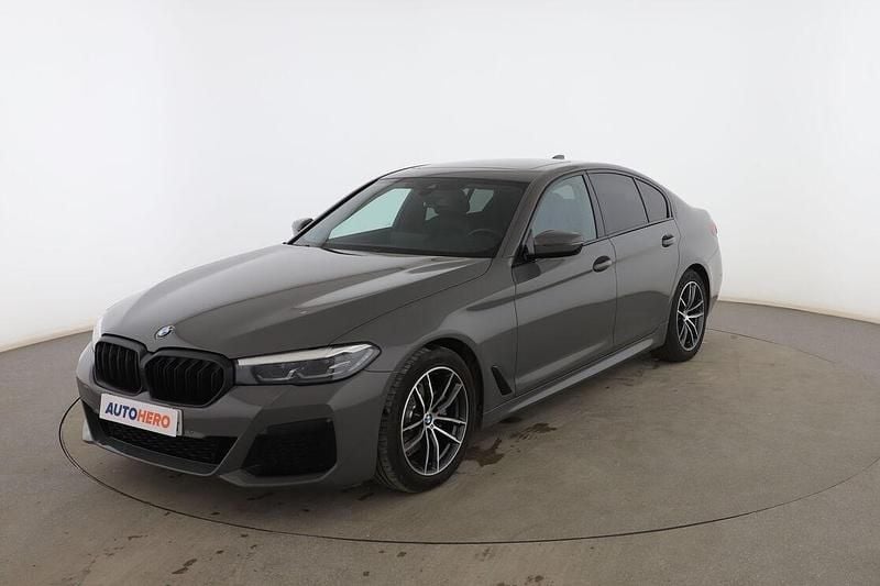 Gris Usado 2022 BMW 520 M Sport Berlina | 36.999 € (Caro) - Imagen 1/3