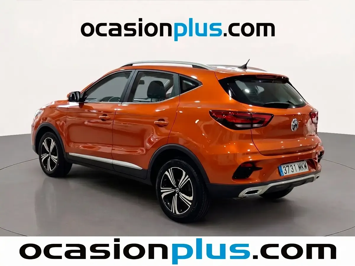 Usado MG ZS Comfort 106 HP (77 kW) 2023 Laranja SUV