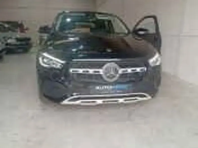 Usado Mercedes GLA200 150 CV (110 kW) 2021 Negro SUV