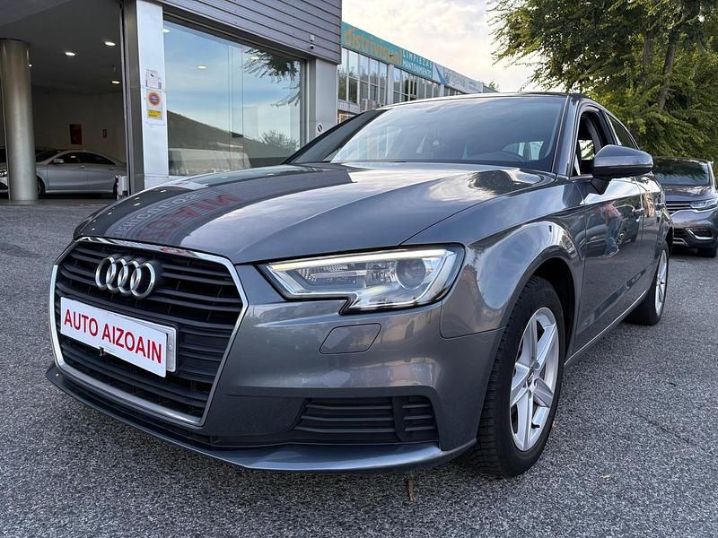 Gris Usado 2017 Audi A3 Sport Utilitario | 16.500 € (Precio justo) - Imagen 1/4