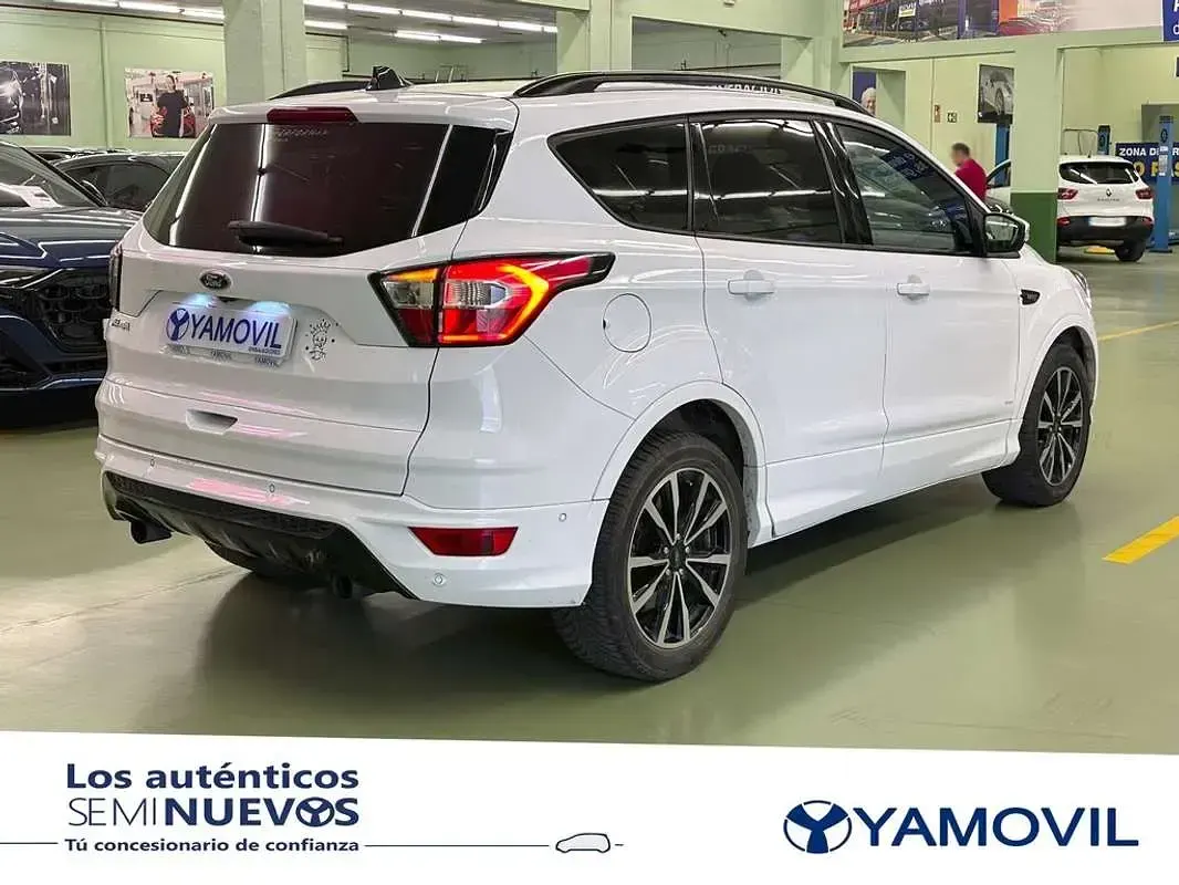 Usado Ford Kuga ST-Line 150 CV (110 kW) 2019 Blanco SUV