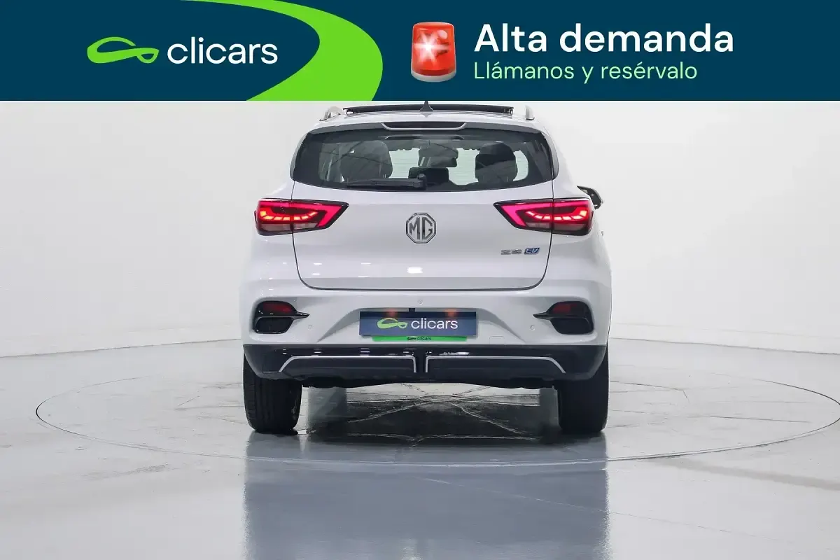 Usado MG ZS Luxury 130 kW (177 CV) 2023 Blanco SUV