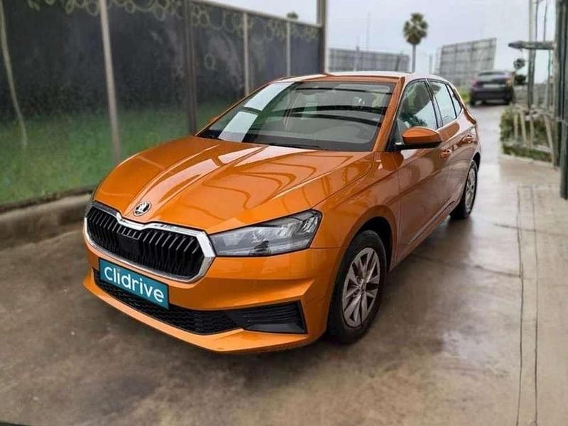 Usado Skoda Fabia 80 CV (58 kW) 2022 Naranja Utilitario