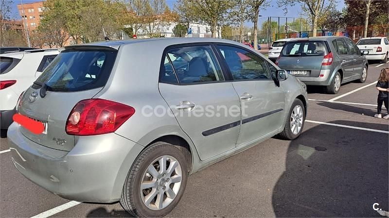 Brugt Toyota Auris Luna 90 HK (66 kW) 2007 Grå Hatchback