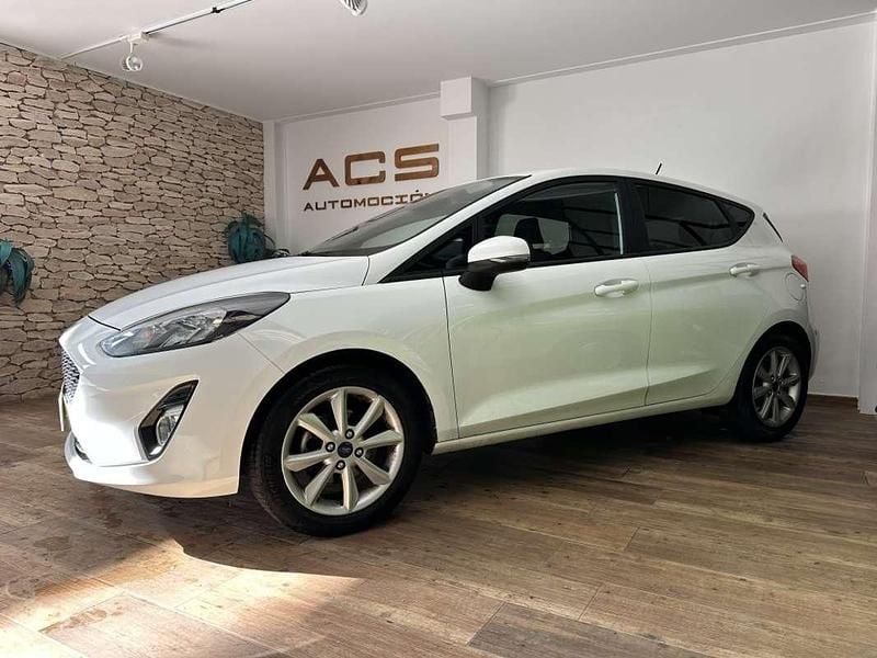 Usado Ford Fiesta Trend 102 CV (75 kW) 2022 Blanco Berlina