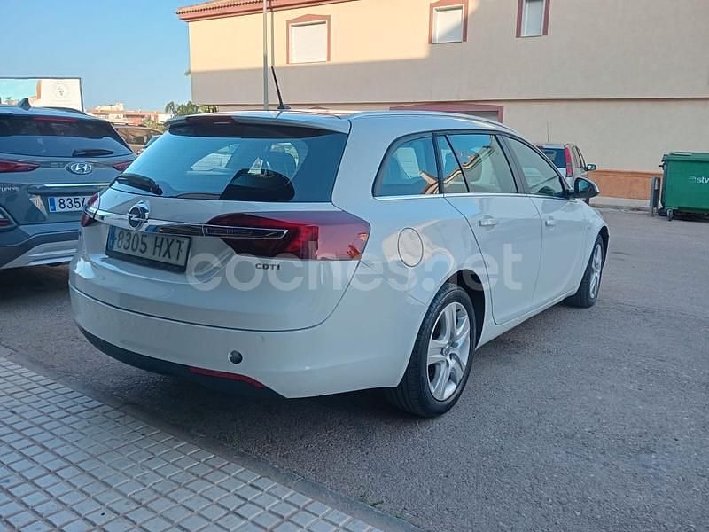 Usado Opel Insignia Selective 130 CV (95 kW) 2014 Blanco Berlina