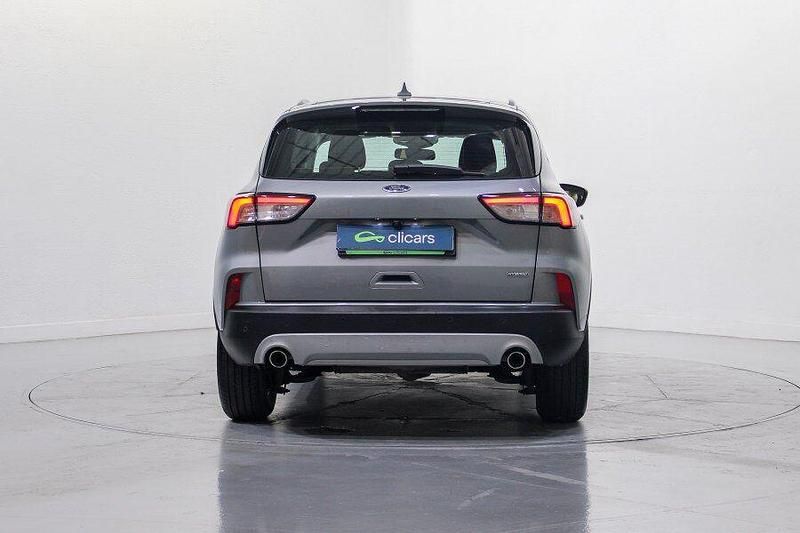 Usado Ford Kuga Titanium 191 CV (140 kW) 2022 Gris SUV