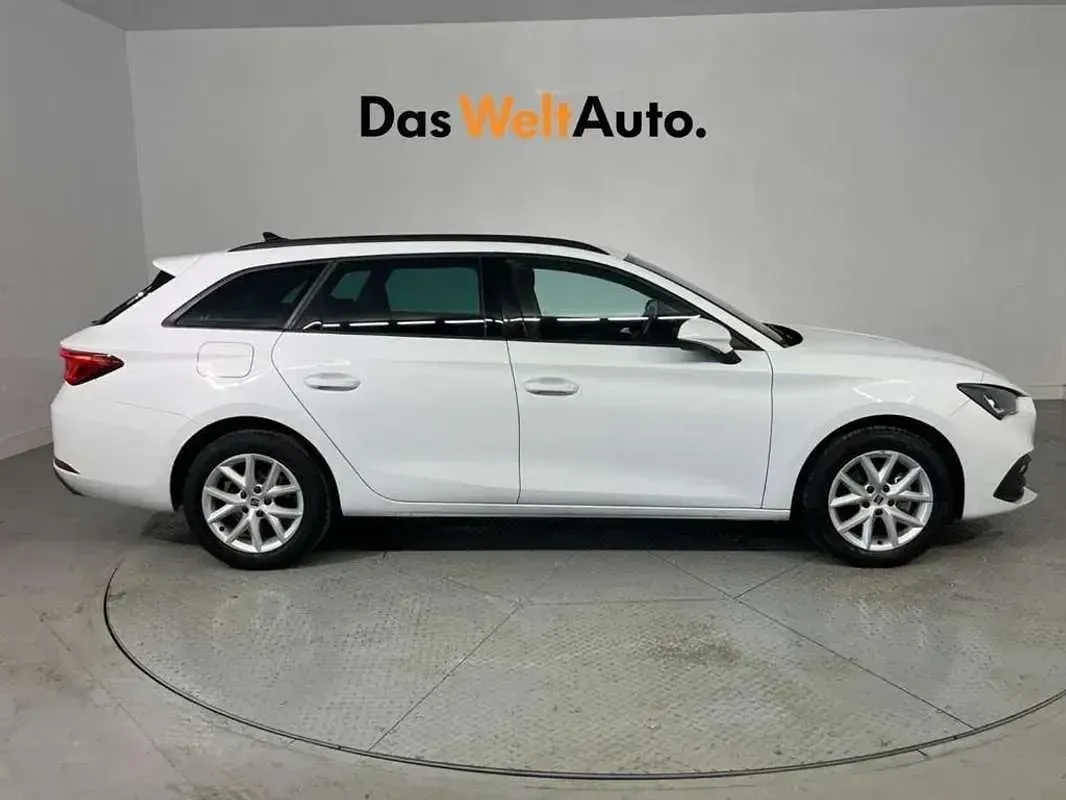 Usado Seat Leon ST Style 116 CV (85 kW) 2025 Blanco Familiar