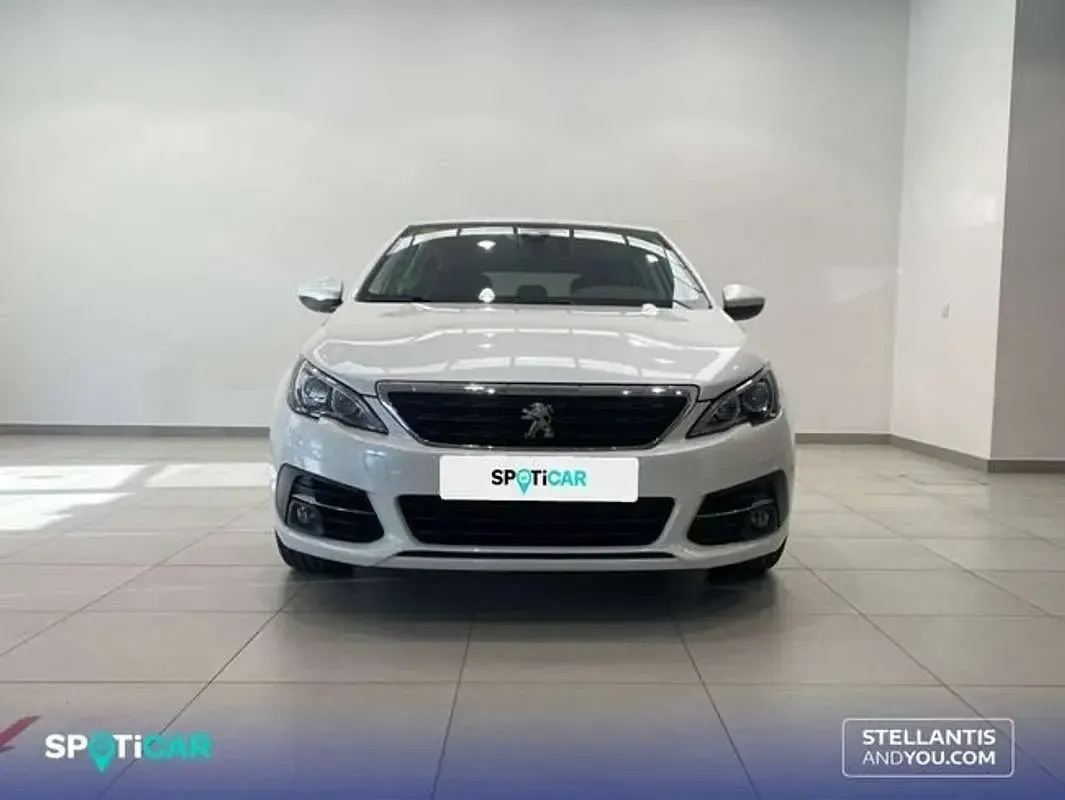 Usado Peugeot 308 Style 131 CV (96 kW) 2020 Blanco Utilitario