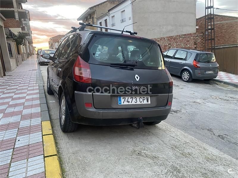 Usado Renault Scénic Dynamique 120 CV (88 kW) 2003 Negro Monovolumen