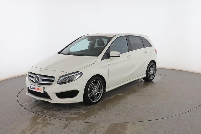 Usado Mercedes B220 AMG line 177 CV (130 kW) 2015 Blanco Monovolumen