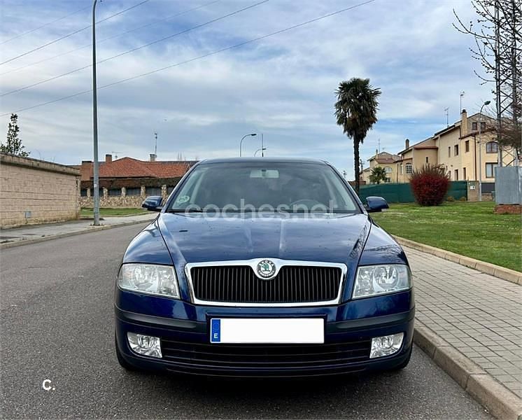 Usado Skoda Octavia Active 105 HP (77 kW) 2008 Azul Sedan