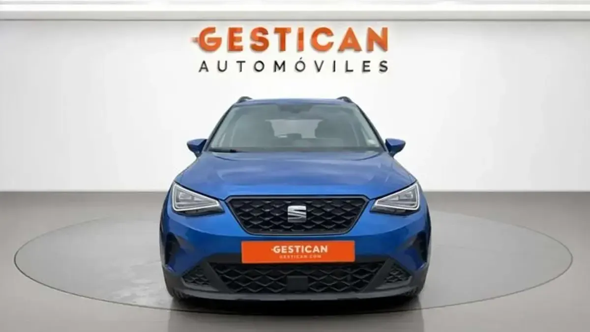 Usado Seat Arona Style 110 CV (80 kW) 2023 Azul SUV