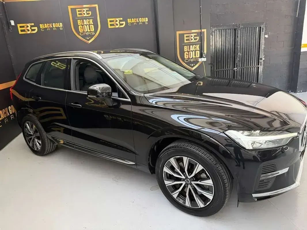 Usado Volvo XC60 Inscription 196 CV (144 kW) 2022 Negro SUV