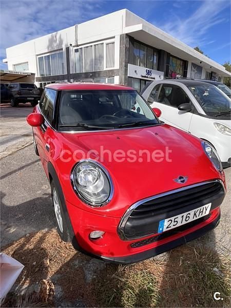 Usado Mini ONE 102 CV (75 kW) 2018 Rojo Utilitario