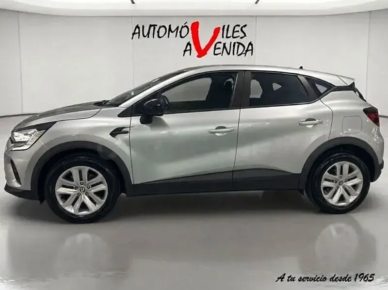 Usado Renault Captur Evolution 160 CV (117 kW) 2022 Gris / plata SUV
