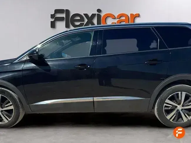 Usado Peugeot 5008 Allure 130 CV (95 kW) 2024 Negro SUV