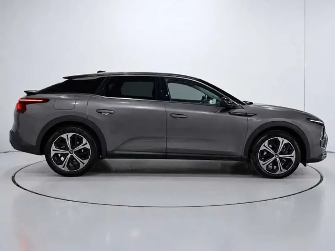 Usado Citroën C5 X Feel 226 CV (166 kW) 2022 Gris Familiar