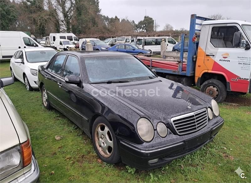 Negro Usado 2002 Mercedes E270 Avantgarde Berlina | 3500 € (Buen precio) - Imagen 1/4