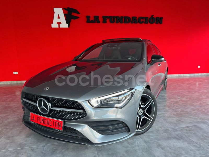 Gris / plata Usado 2021 Mercedes CLA200 Shooting Brake Familiar | 29.990 € (Precio justo) - Imagen 1/4