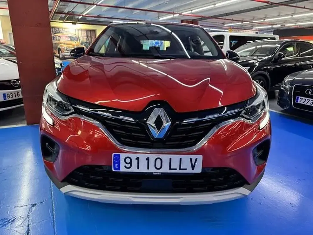 Usado Renault Captur Zen 101 CV (74 kW) 2020 Granate SUV