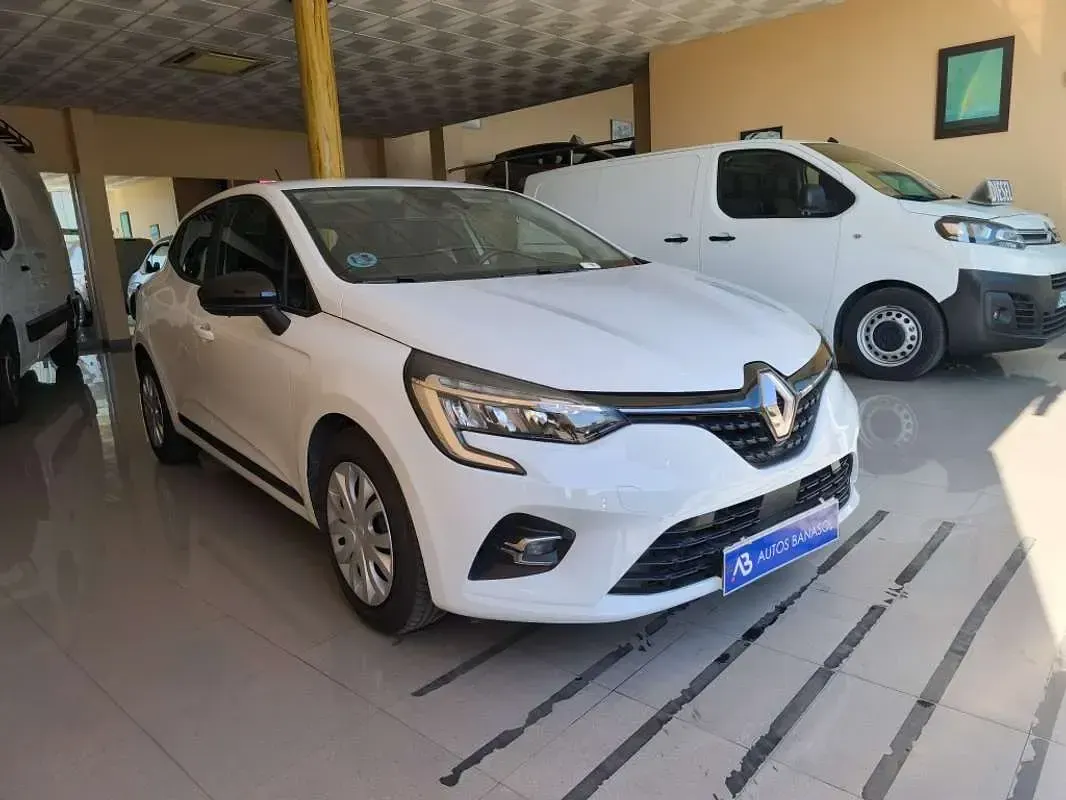 Usado Renault Clio Equilibre 101 CV (74 kW) 2022 Blanco Utilitario