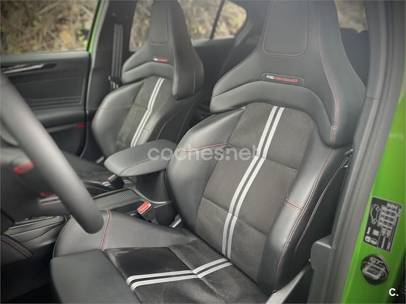 Usado Ford Focus ST 280 CV (205 kW) 2025 Verde Berlina