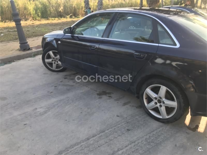 Usado Audi A4 140 CV (102 kW) 2005 Azul Berlina