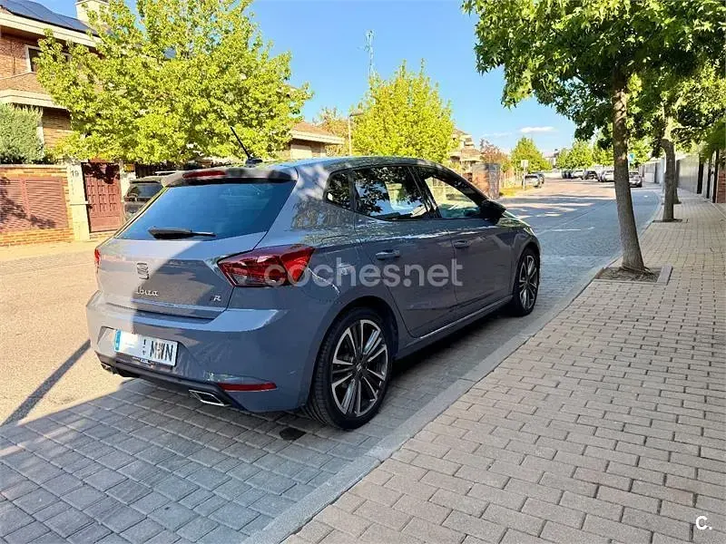 Usado Seat Ibiza FR 115 CV (84 kW) 2024 Gris / plata Utilitario